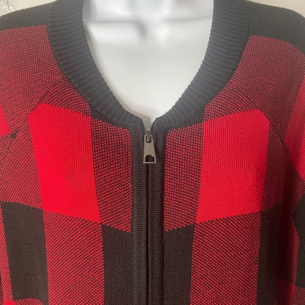 Torrid Red and Black Plaid Checkered Ragland Cardigan Zip Front NWT Sz 12 - Picture 3 of 10